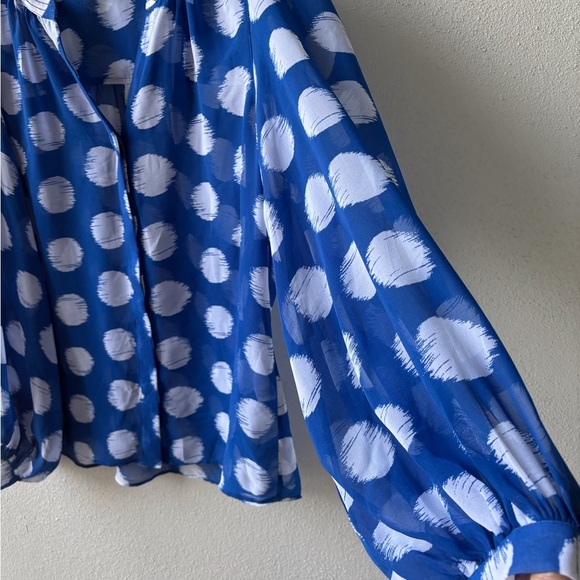Chico’s Ikat Dot Blouse Size 8 Long Sleeve Semi Sheer Office Career Quiet Luxury - Picture 8 of 15